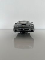 Ferrari 550 Maranello 1:18 Bburago mit Sockel