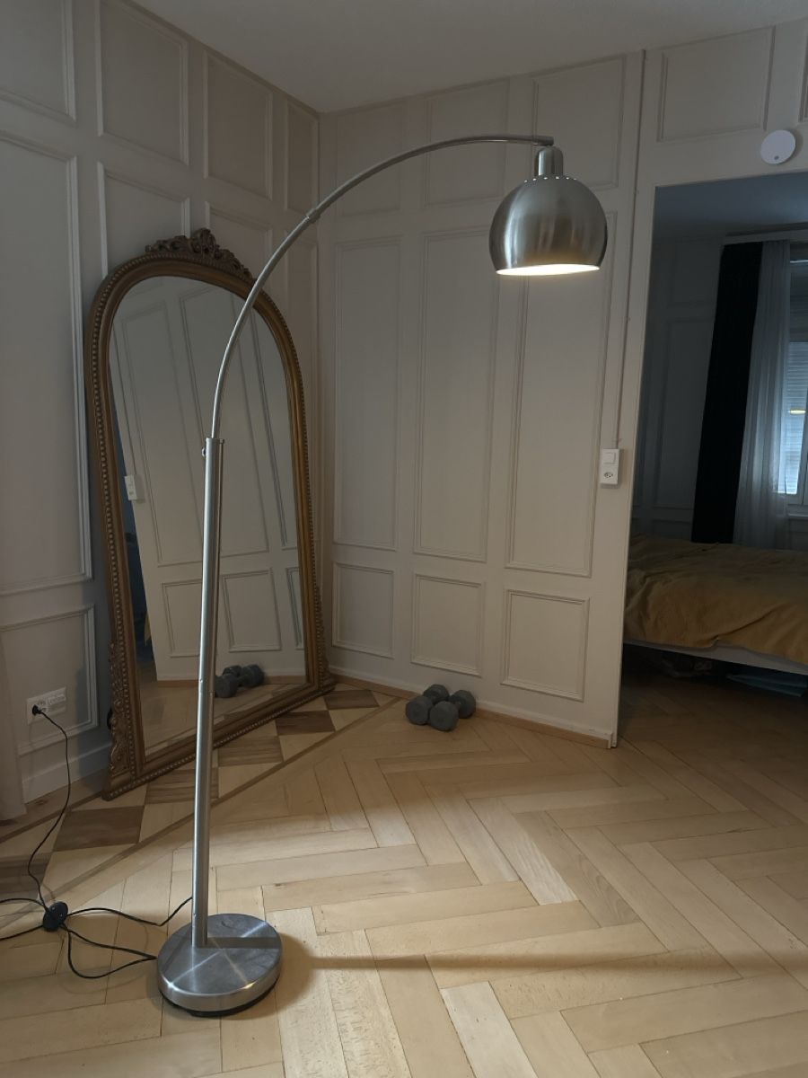 Lampen: Bogenlampe Metall silberfarben gut erhalten – Gebraucht aus Rorschach von mue_6z5z 1