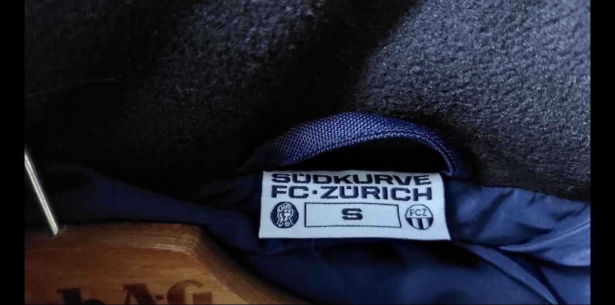 FCZ Giacche: FCZ Südkurve Winterjacke 2024 – Nuovo (secondo la descrizione) da Uerikon venduto da hal_b2hc 2