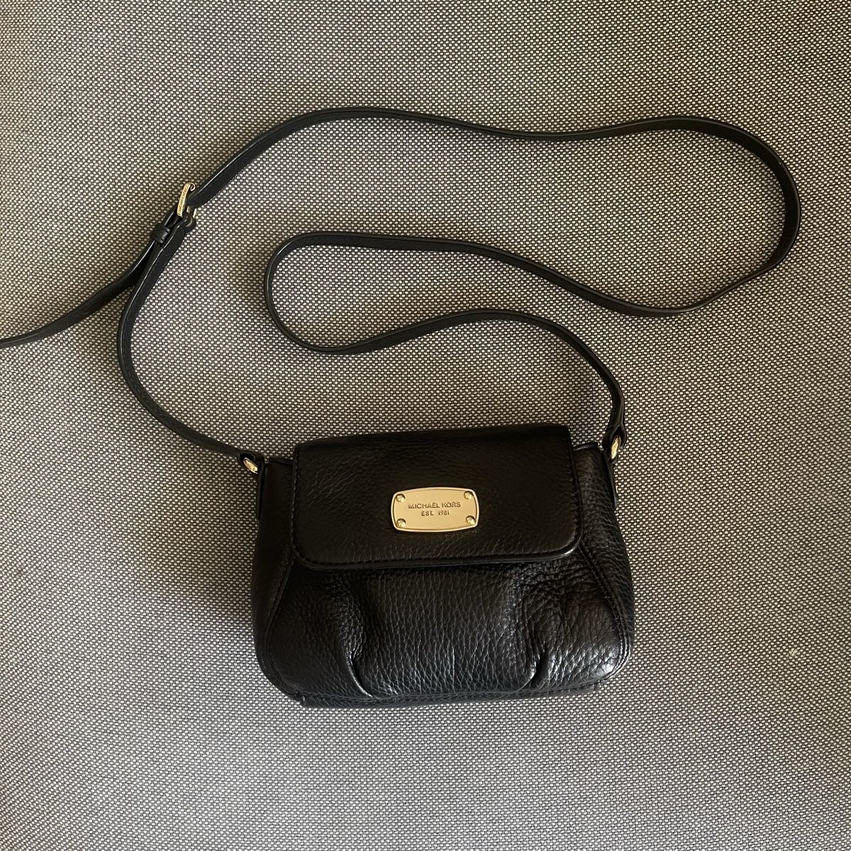 Michael Kors Borse da donna: Schwarze Michael Kors Leder-Umhängetasche – Nuovo (secondo la descrizione) da Bern venduto da dek_7bjd