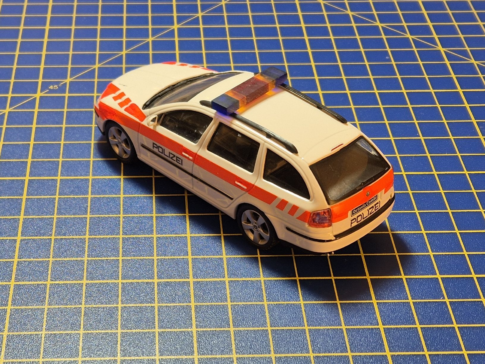 Skoda Modellini d'auto: Skoda Octavia Kantonspolizei Glarus 1:43 – Usato da Lachen SZ venduto da bow_wdl9 1