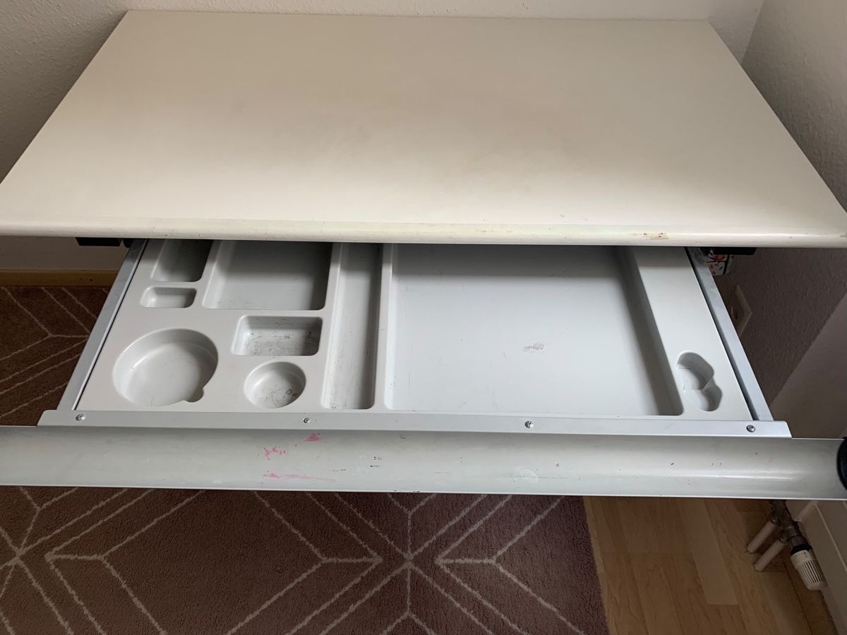 Scrivanie: Kinder Schreibtisch Pult – Usato da Winterthur venduto da rob_mwh6 4