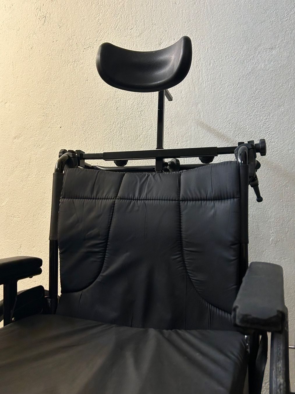 Rollstühle: Fauteuil roulant manuel d'occasion – Gebraucht aus moudon von c_pavlos 1