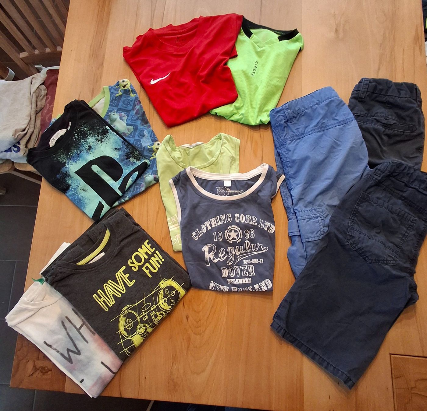 Lotti & Set di vestiti: Kleiderpaket Jungs, Gr. 140 – Usato da Bilten venduto da pelanov