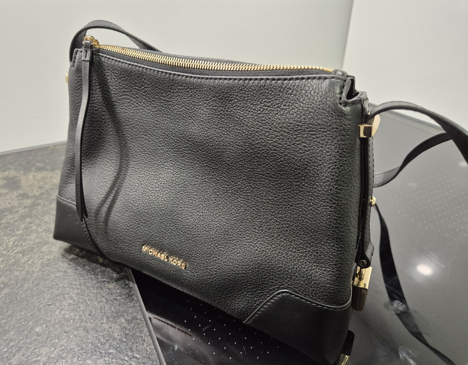 Michael Kors Borse da donna: Michael Kors Padlock Shoulder / Crossbody – Nuovo e nell'imballaggio originale da Wettingen venduto da ros_s7sq 5