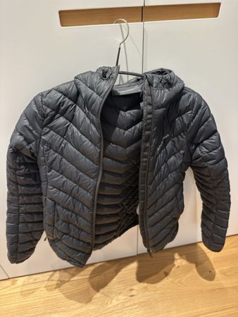 Peak Performance Lightdaunen schwarz Grösse XS gebraucht