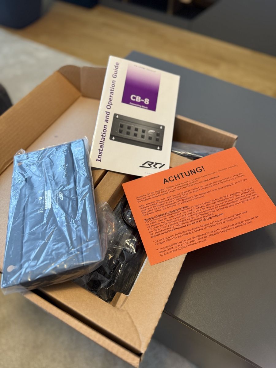 Hubs & Switches: RTI CB-8 Connecting Block – Neu & Originalverpackt – Neu und originalverpackt aus Zäziwil von Nathalie_1 1