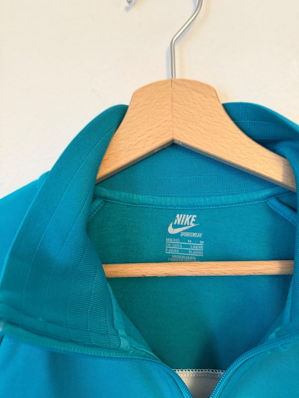 Nike Vestes: Jacke Nike, Gr.M - wie neu – D'occasion à Zürich par bazinga3000 1