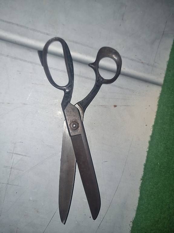 Tous les outils: Stoffschere metall – D'occasion à Sempach par Severin.Roth
