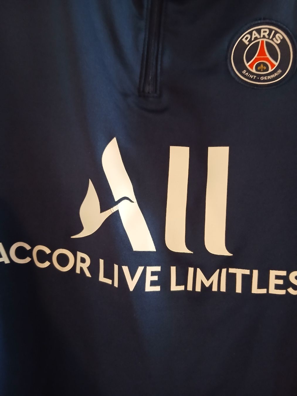 Nike Leibchen & Hosen: Paris Saint-Germain langarm Grösse L – Gebraucht aus Wädenswil von LeTroedel 1