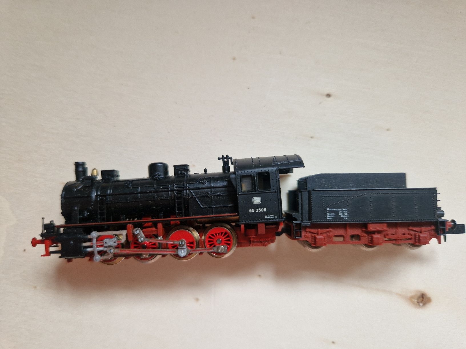 Arnold Modellini di ferrovie: locomotive à vapeur  – Usato da Neuchâtel venduto da allen07 2