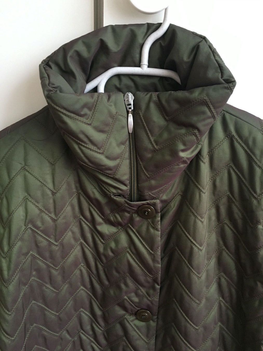 Gerry Weber Giacche: Warme grüne lange Steppjacke – Usato da Bern venduto da Smile-2707 2
