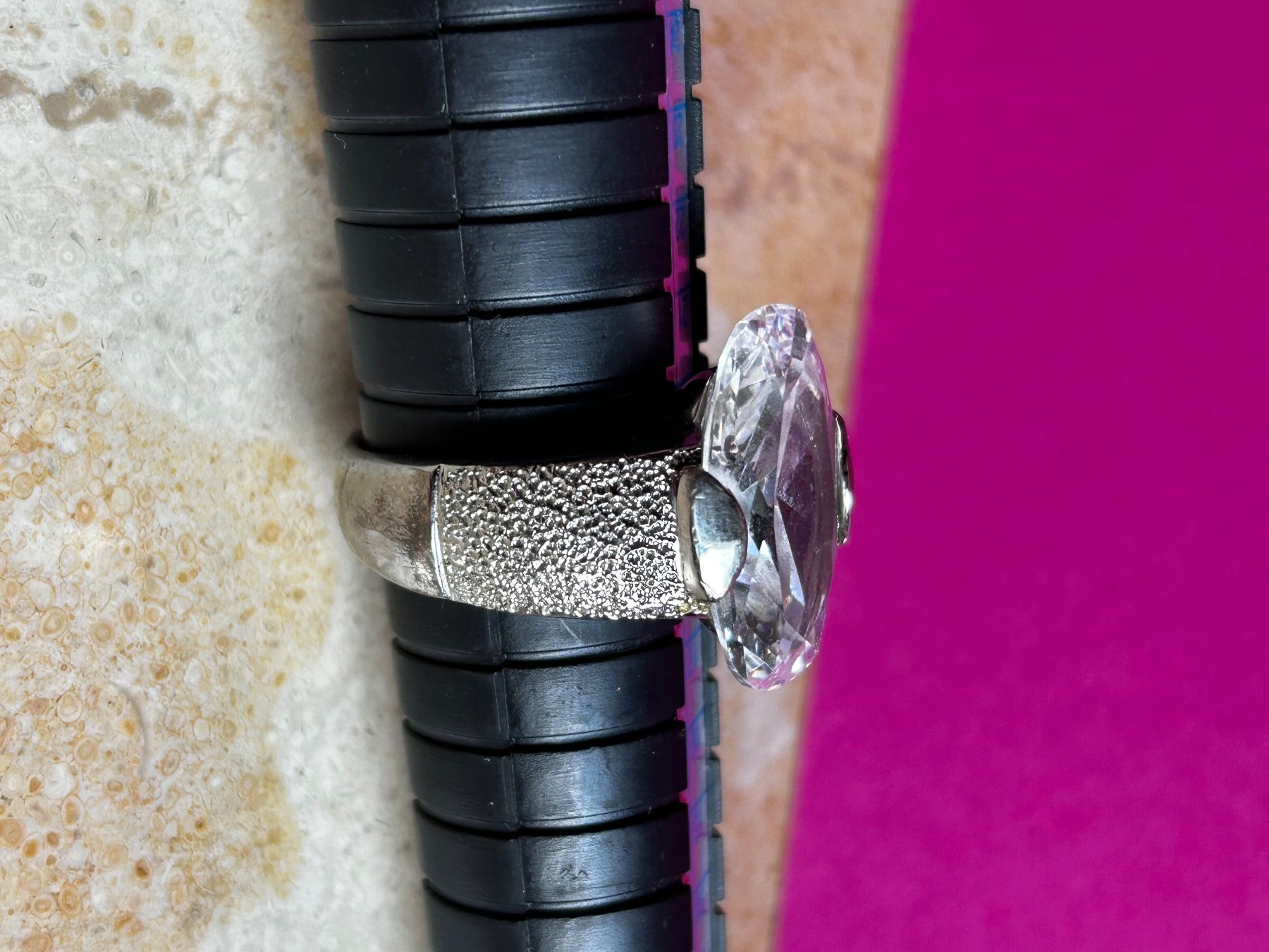 Ringe: Ring mit weissem Stein Gr.60 – Defekt aus Dittingen von Bijoubelle 5