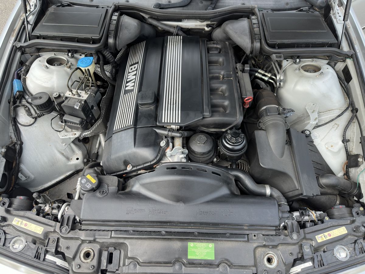 BMW Autos: BMW 528i Touring E39 2000 MFK bis Ende 2026 – Gebraucht aus Wädenswil von HobbyZimmer 8