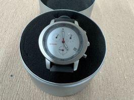 Nissan Original Uhr