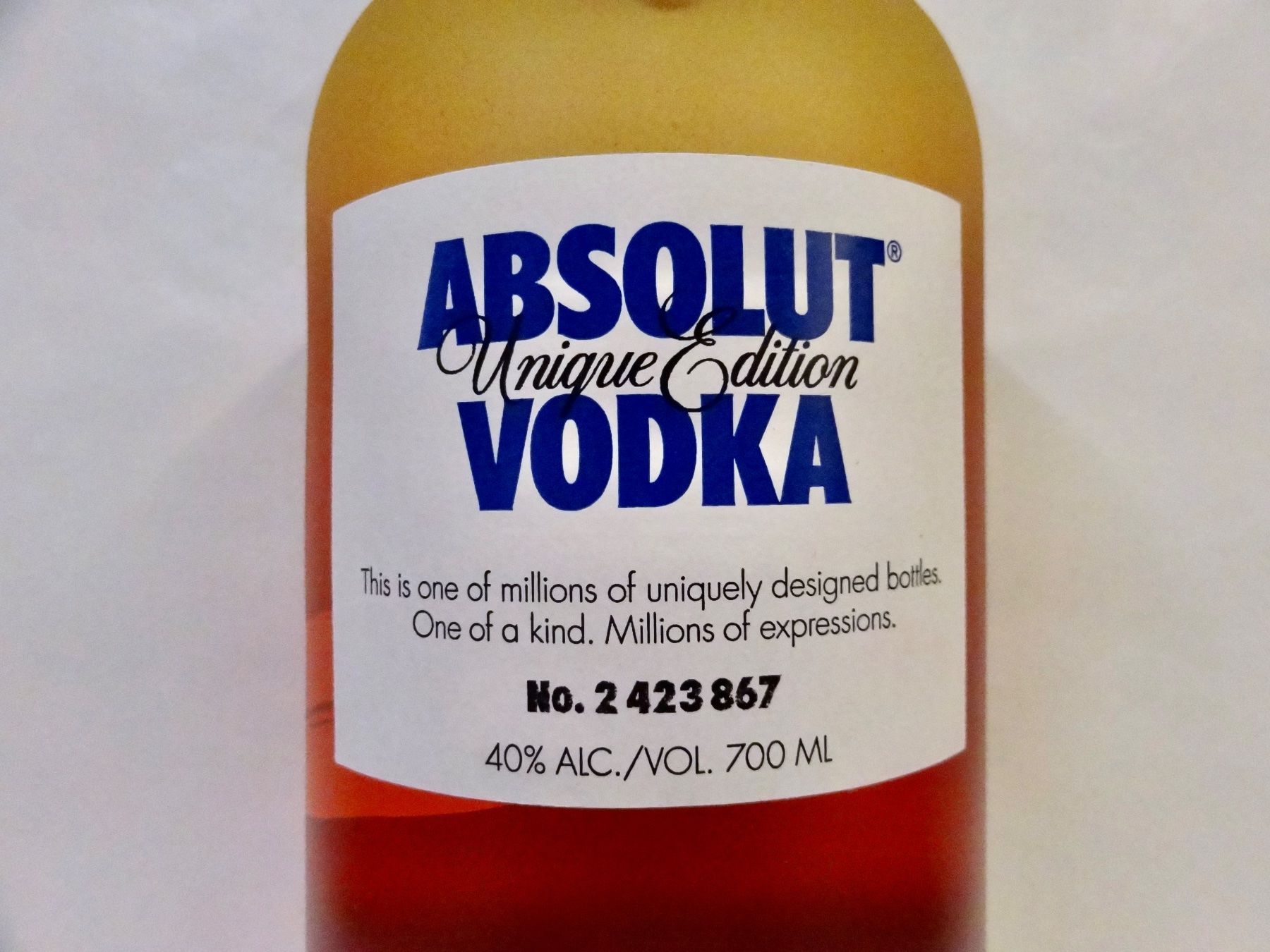 Absolut Vodka Spirituosen: 1 x ABSOLUT VODKA ABSOLUT UNIQUE Edition 2012 – Neu und originalverpackt aus Kerzers von zimmergruen 1