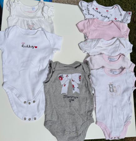 9 Body kurzarm für kleini Mädchen - Gr. 62 - ab fr. 1.00 -