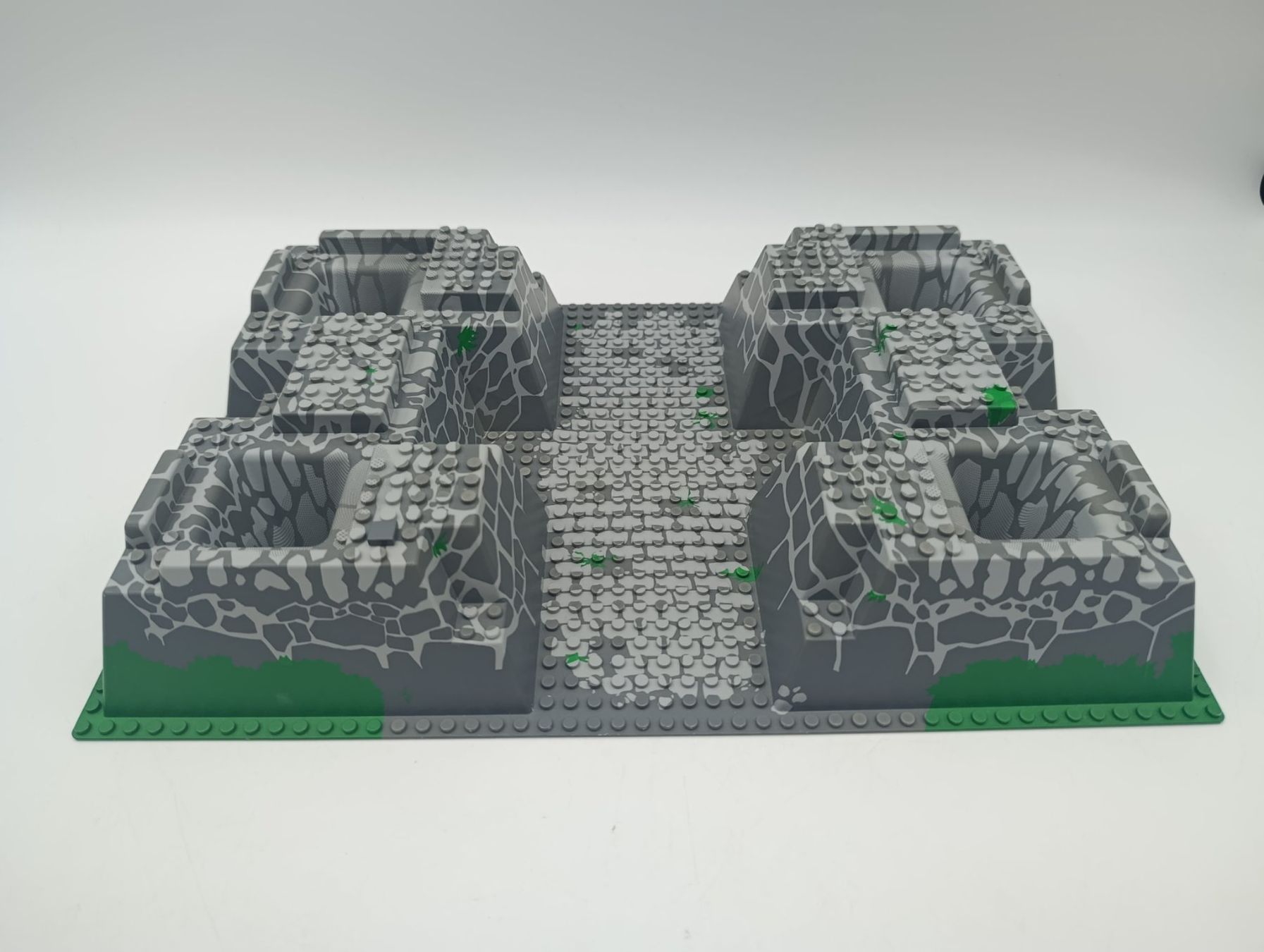 Lego Baukästen: LEGO Burgen Grundplatte – Gebraucht aus Wil SG von Donaldus 2