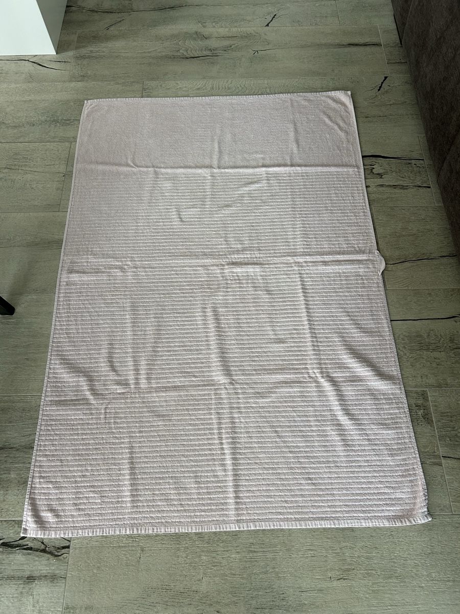 Badetücher: Badetuch/Frottiertuch Hellrosa, 143×95cm – Gebraucht aus Bachenbülach von danielaa0102 1