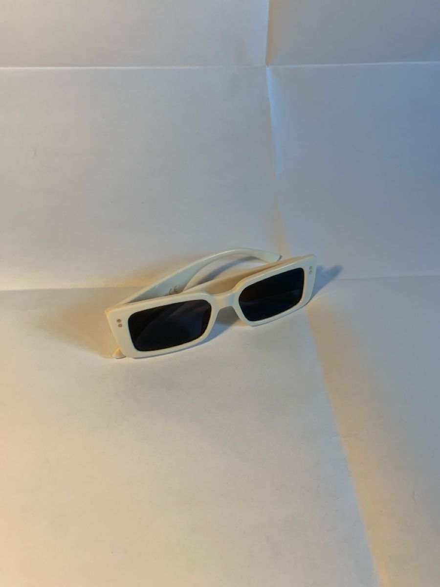 Lunettes & Verres: Weisse Sonnenbrille – D'occasion à zürich par Jakoban