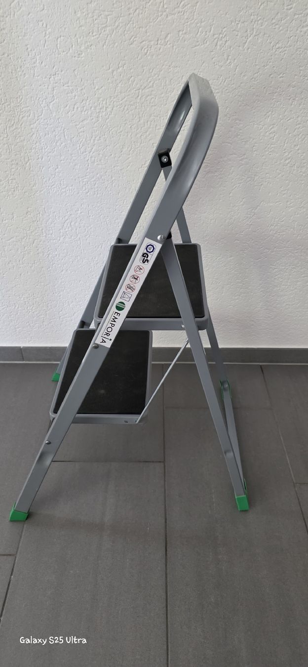 Echelles: Trittleitere mit 2 Stufen – D'occasion à Hildisrieden par Ladygirl97 3