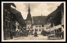 AK Wangen a. d. Aare, Stadttor mit Brunnen