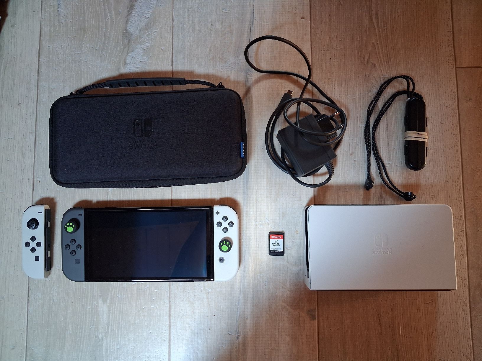 Nintendo Consoles: Nintendo switch oled + jeu – D'occasion à Mayens-De-Chamoson par arvine29
