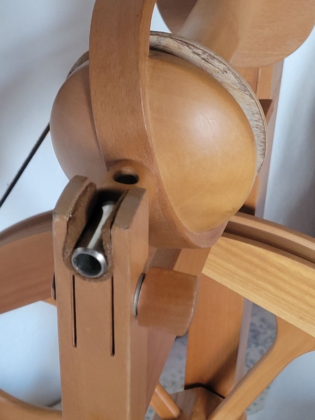 Ruote per filare: Hand-Spinnrad vom Humanus Haus – Usato da Uettligen venduto da Jzero 4