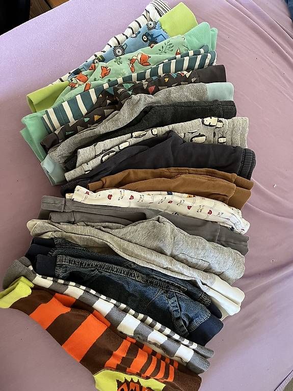 Lotti & Set di vestiti: Baby Kleiderset Grösse 68  – Usato da Wenslingen venduto da Corrinella