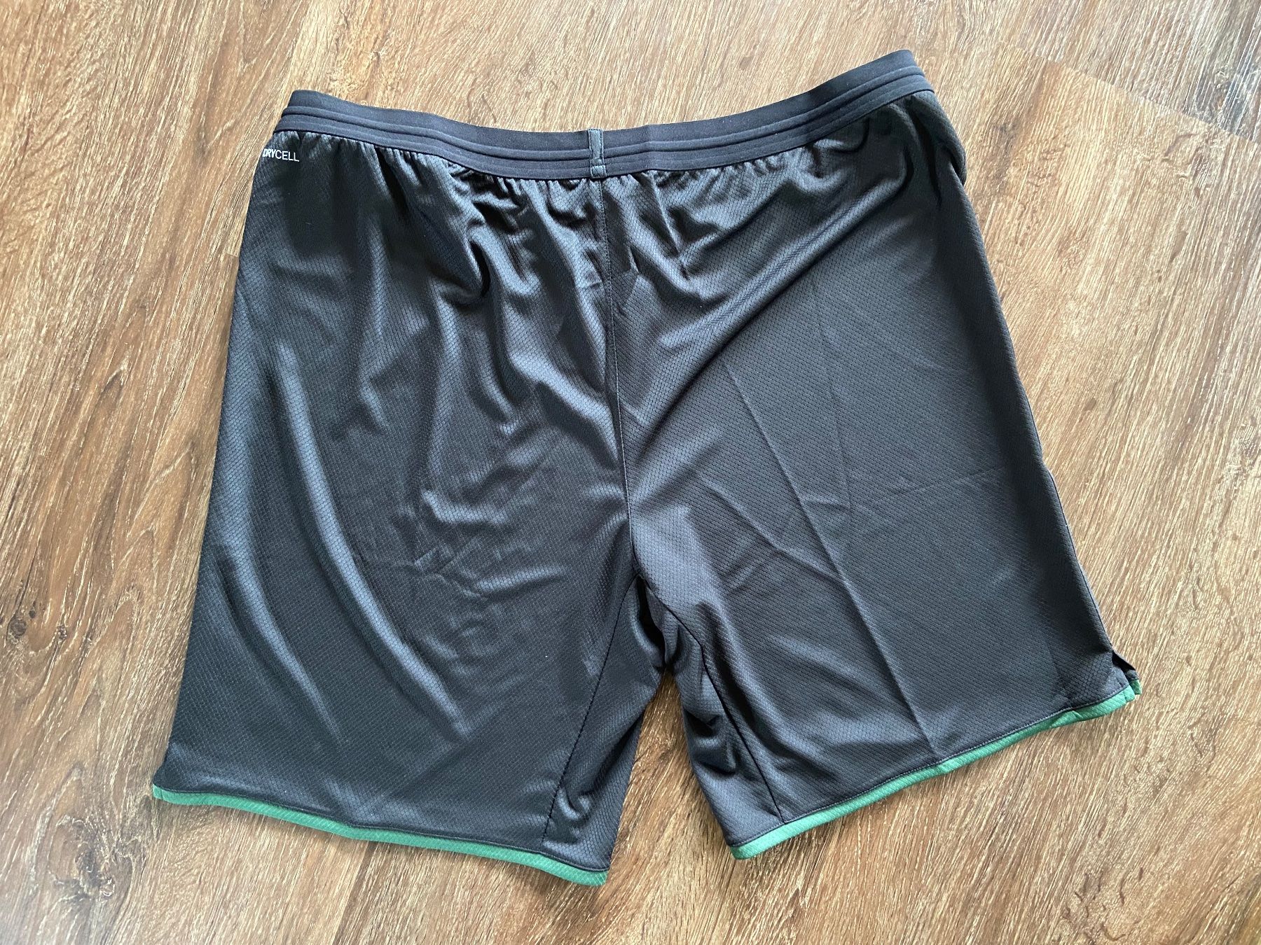 Puma Pantaloni: FK Krasnodar Hosen Gr. XL – Nuovo (secondo la descrizione) da Muttenz venduto da bargain_hunter 3