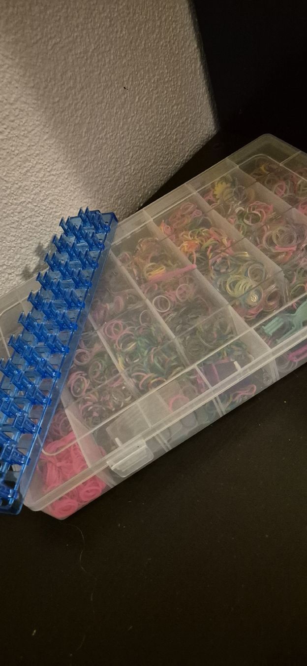 Kit bricolage: Riesen Loom Bänder Set mit Halter - Bastelspass pur – Usato da Schafisheim venduto da LittleZwerg 2