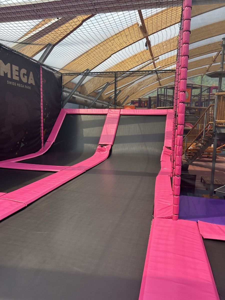 Trampolini: Trampolinpark 12x18m - 216m2 – Usato da Uetliberg venduto da Mitinsky 3