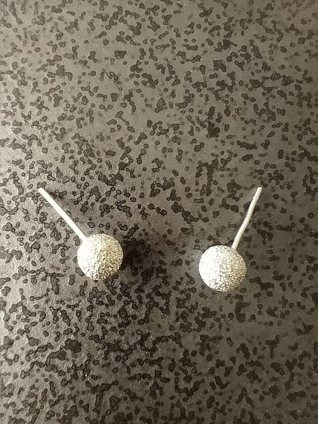 Ohrringe & -stecker: Elegante Silberohrringe 925 Silber Kugelform – Gebraucht aus Luzern von Seri4 6