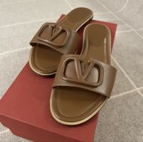 Valentino Garavani Selleria Vlogo slides sandals 40