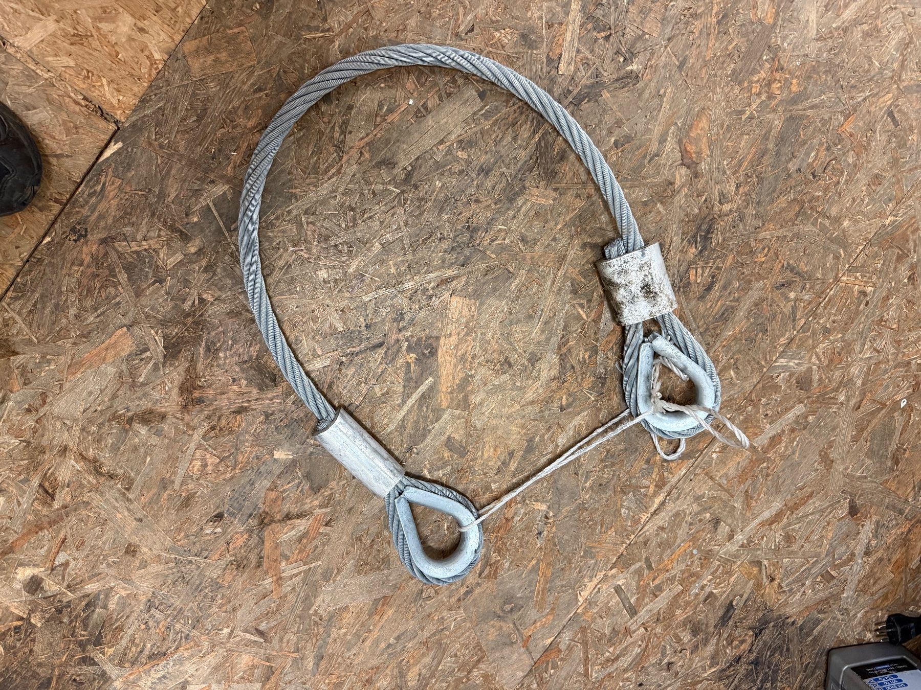 Quincaillerie: Stahlseile mit Haken – D'occasion à Aarburg par Ricardolager 1