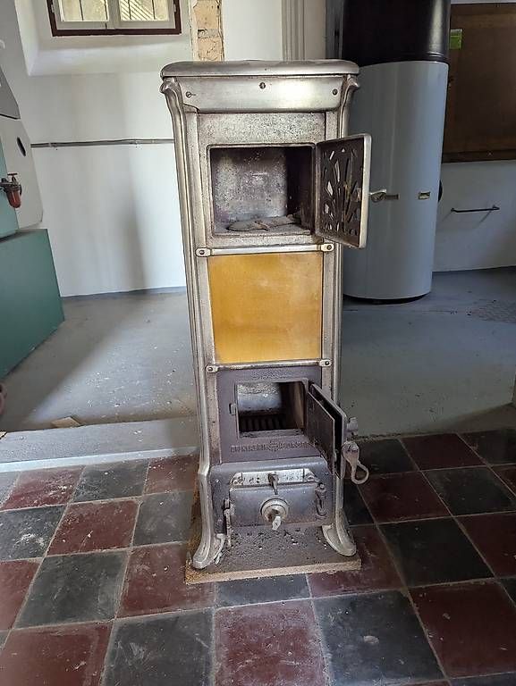 Altri mobili d'antiquariato: Alter Kachelofen  – Usato da Neuhausen venduto da etoile16 1