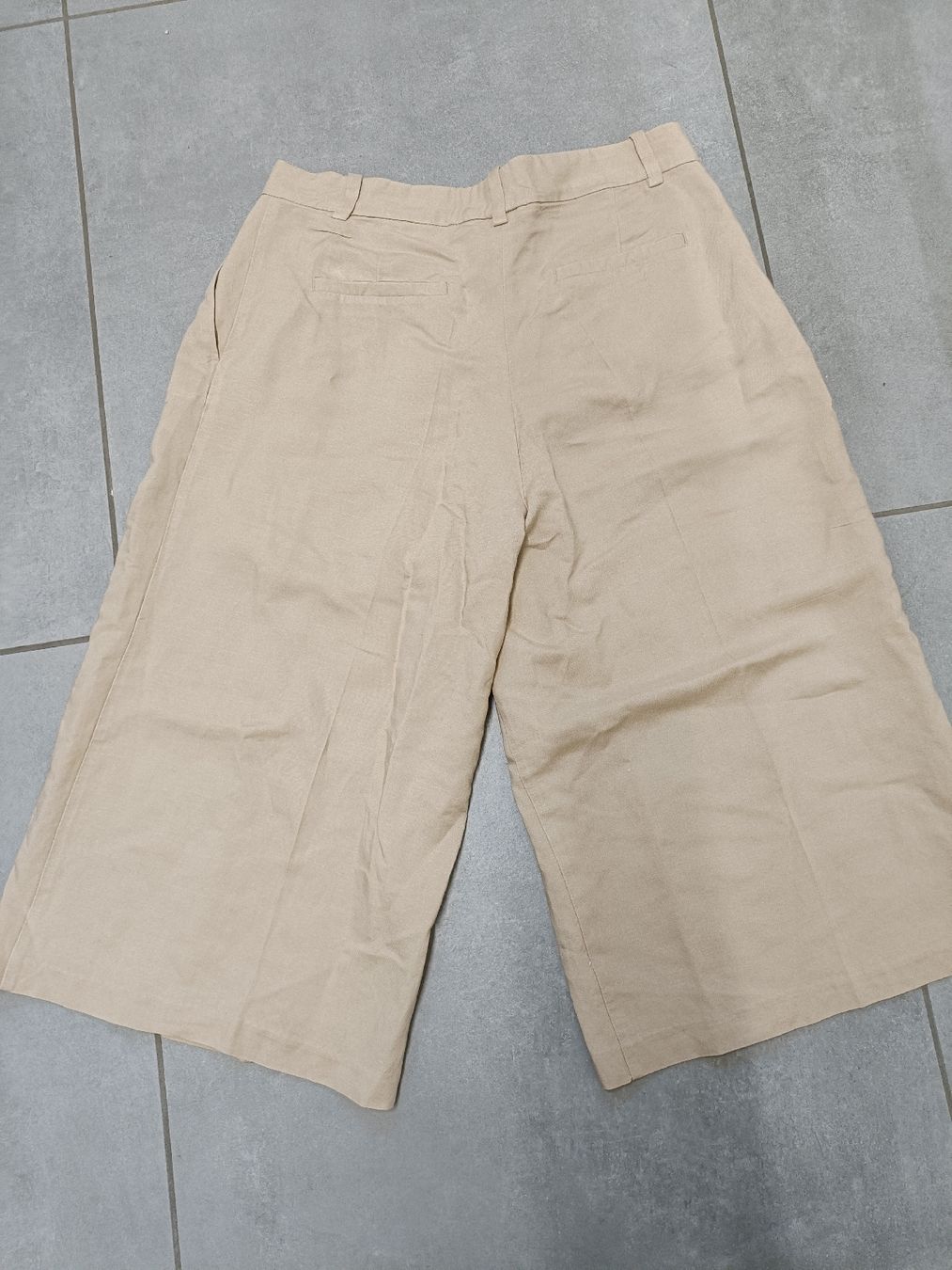 H&M Pantaloni: Culotte H&M – Usato da Amriswil venduto da Leelo 1