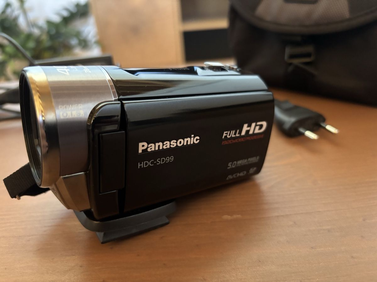 Panasonic Camcorder: Panasonic Camcorder Full HD – Gebraucht aus Schänis von Majorinho