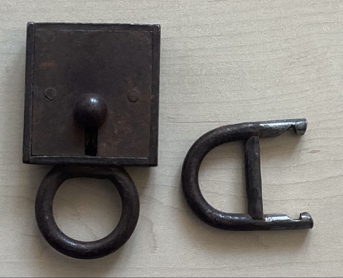 Cadenas: Antikes Vorhängeschloss – D'occasion à Reinach BL par Linda013 2