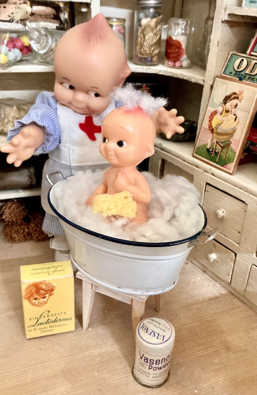 Puppen: HERZIGES BADEWÄNNCHEN MIT PÜPPCHEN – Gebraucht aus Zell LU von Silvermemory 1