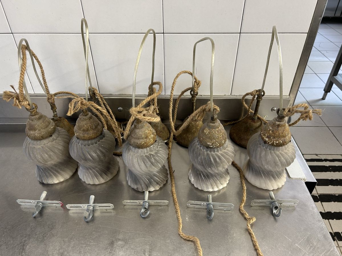 Lampadari & plafoniere: 5 Lampade a sospensione vintage – Usato da Pregassona venduto da Della.Badia 1
