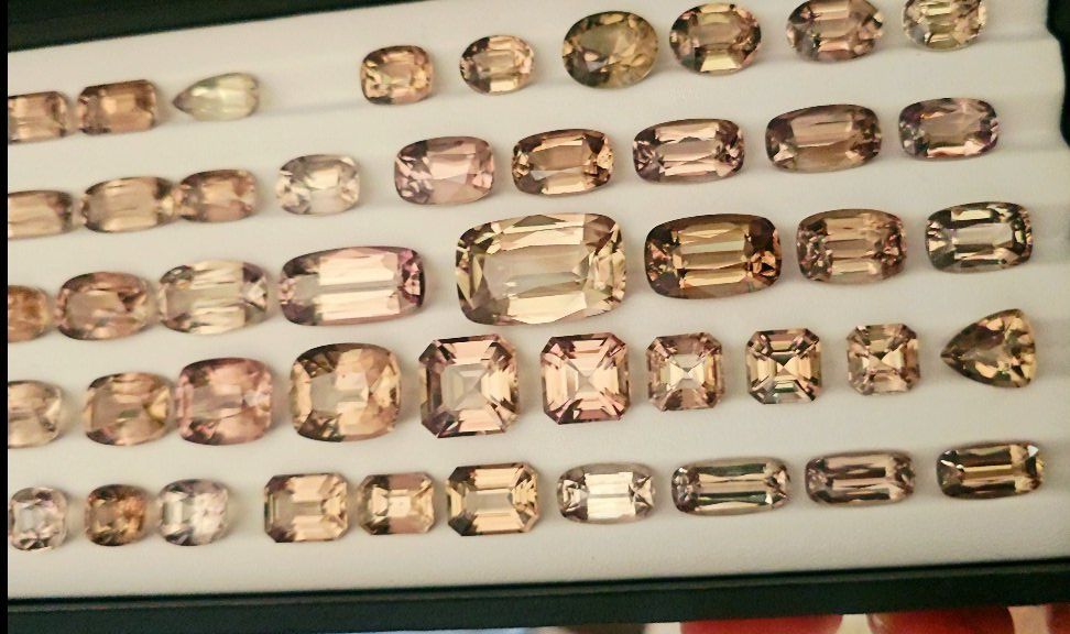 Pietre preziose: Csarite,Diaspore Lot, – Nuovo e nell'imballaggio originale da Wolhusen venduto da toni079 2