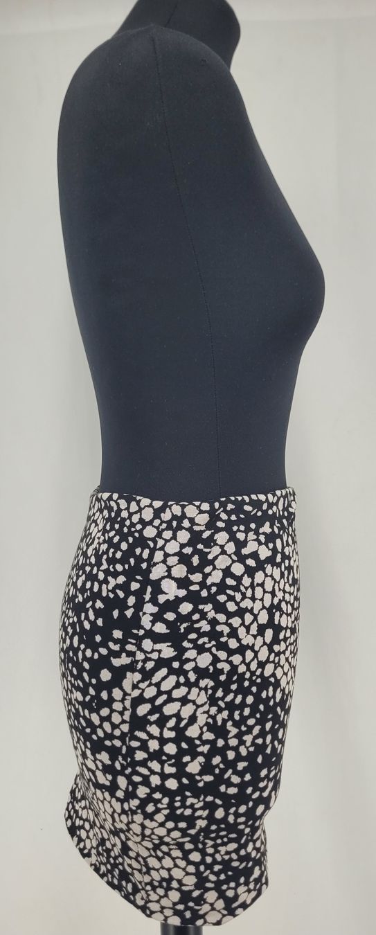 Gonne: JUPE Noir et Blanche taille XS/S – Usato da Lausanne venduto da PlusValue_Lausanne 1