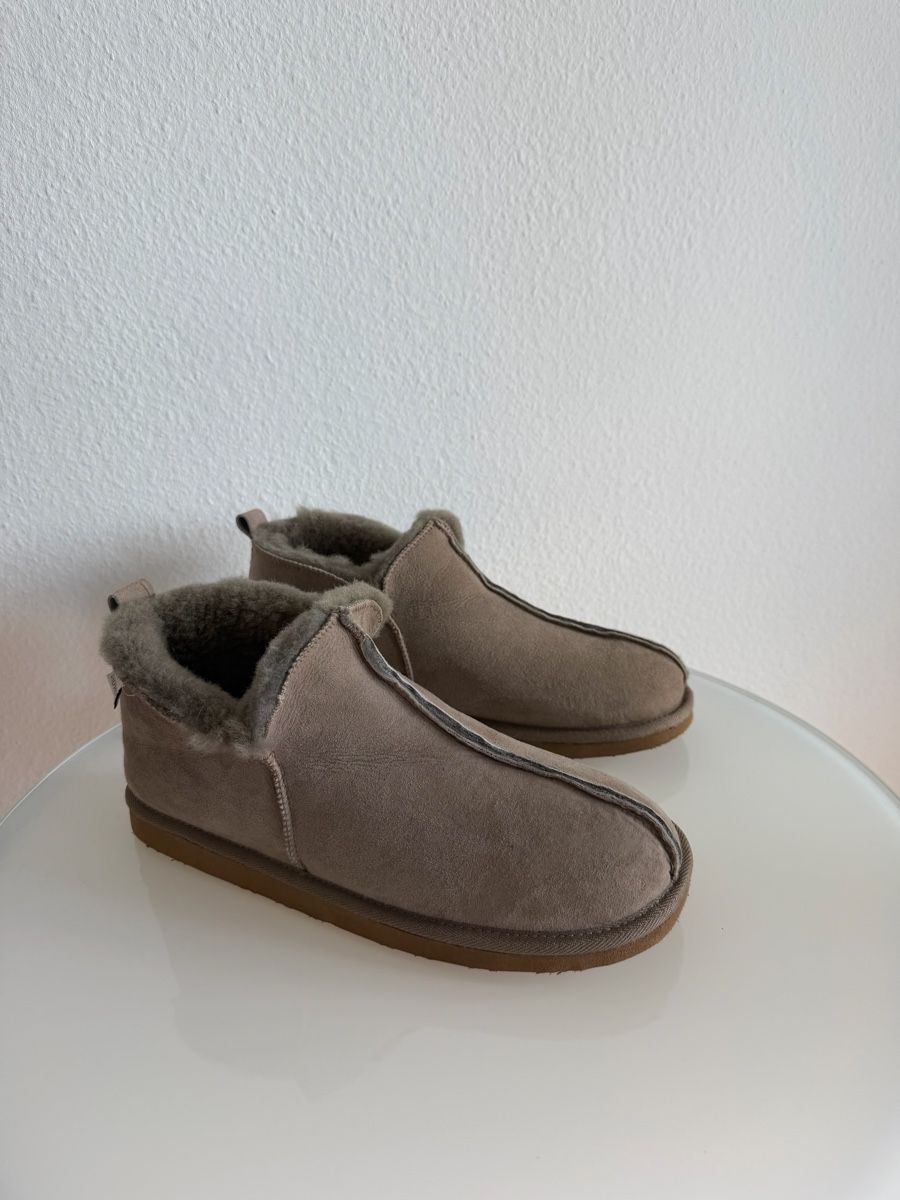 Ugg Herrenschuhe: Chaussons Shepherd, taille 43 – Neu (gemäss Beschreibung) aus Cressier FR von Serge30