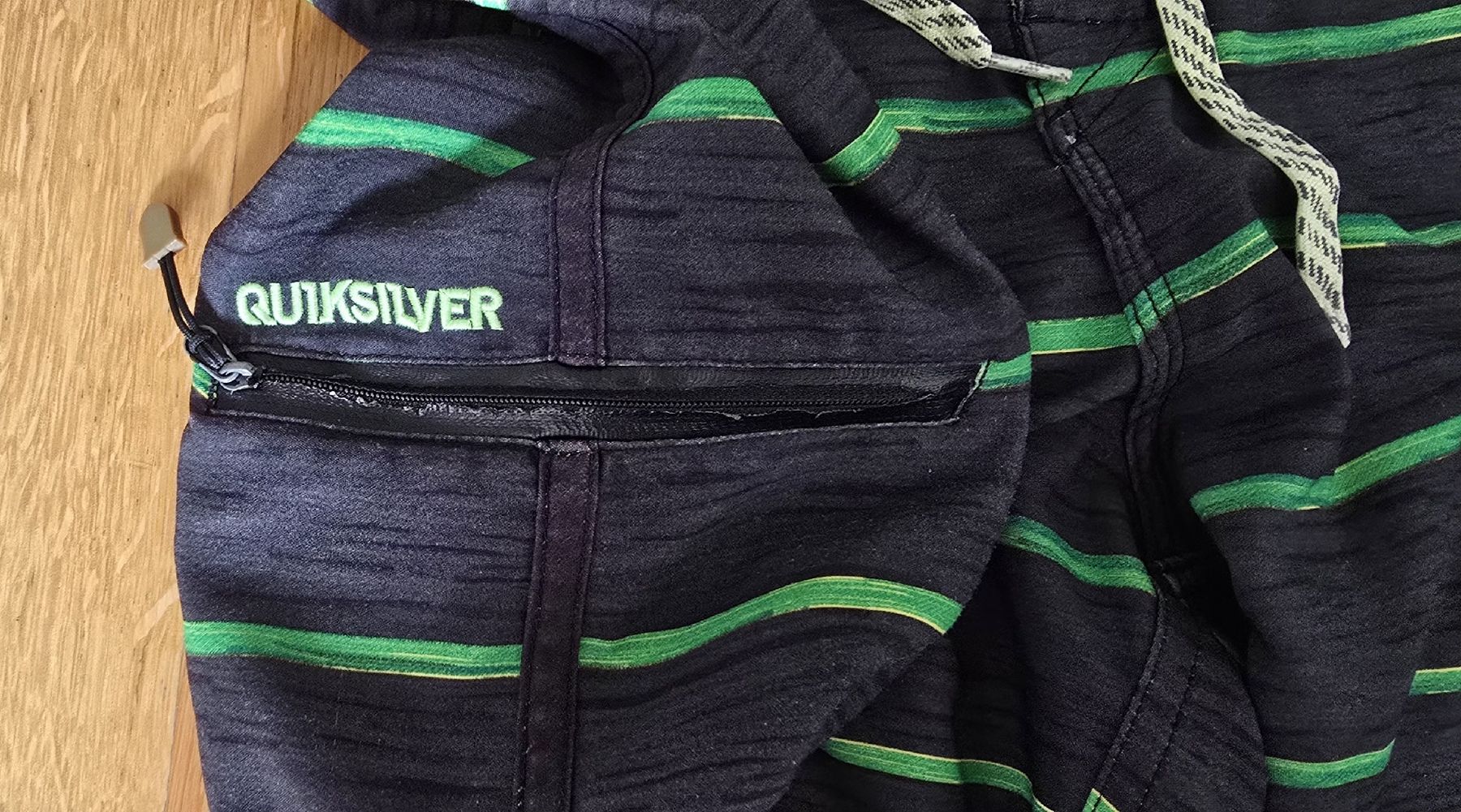 Quiksilver Badehosen: Short de bain Quiksilver rayé, taille 33 – Gebraucht aus Genève von MariaS2 3
