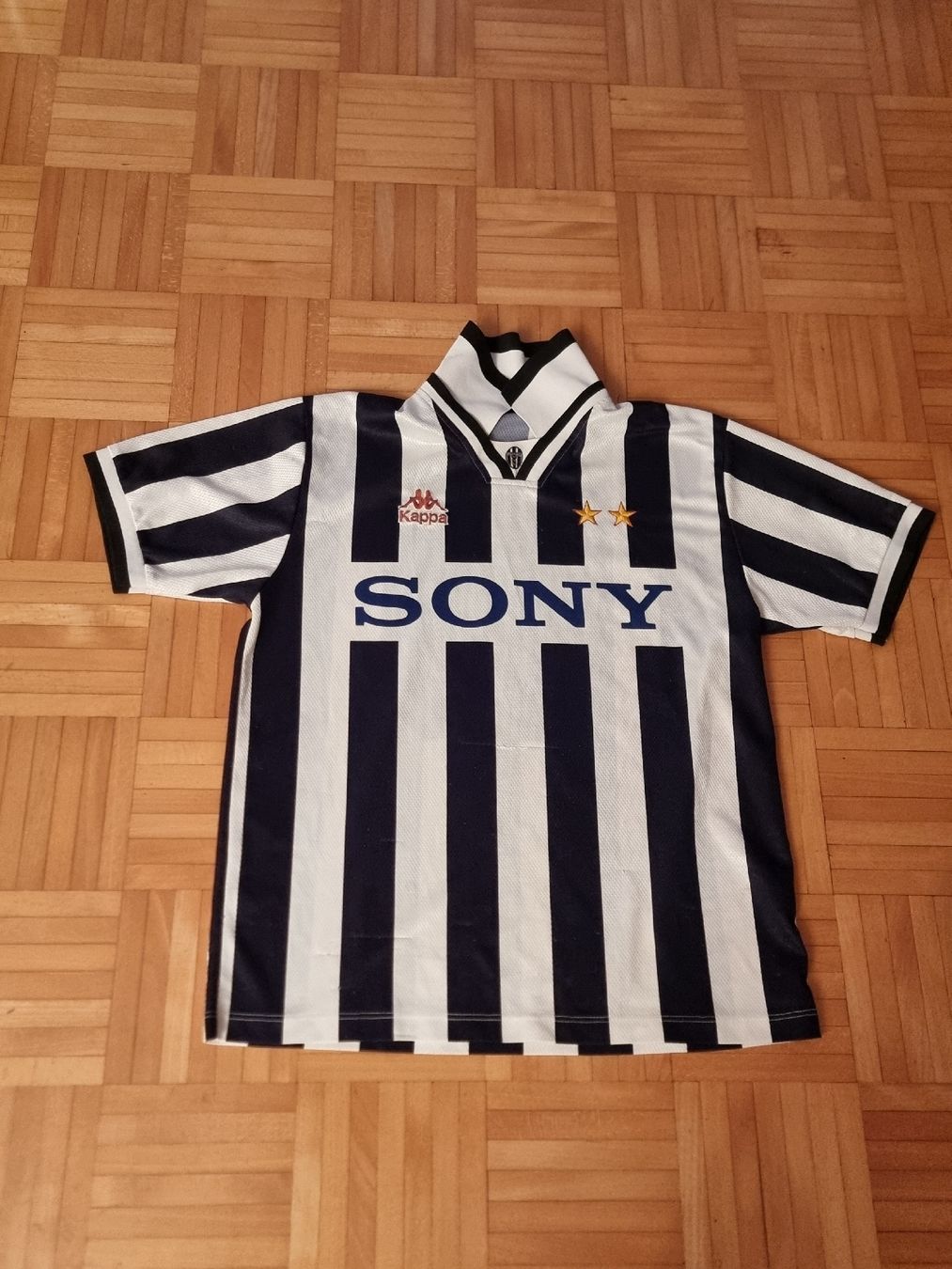 Juventus Maillots de corps & Pantalons: Juventus 1995-1996 Heimtrikot – D'occasion à Suhr par SariLacivert1907