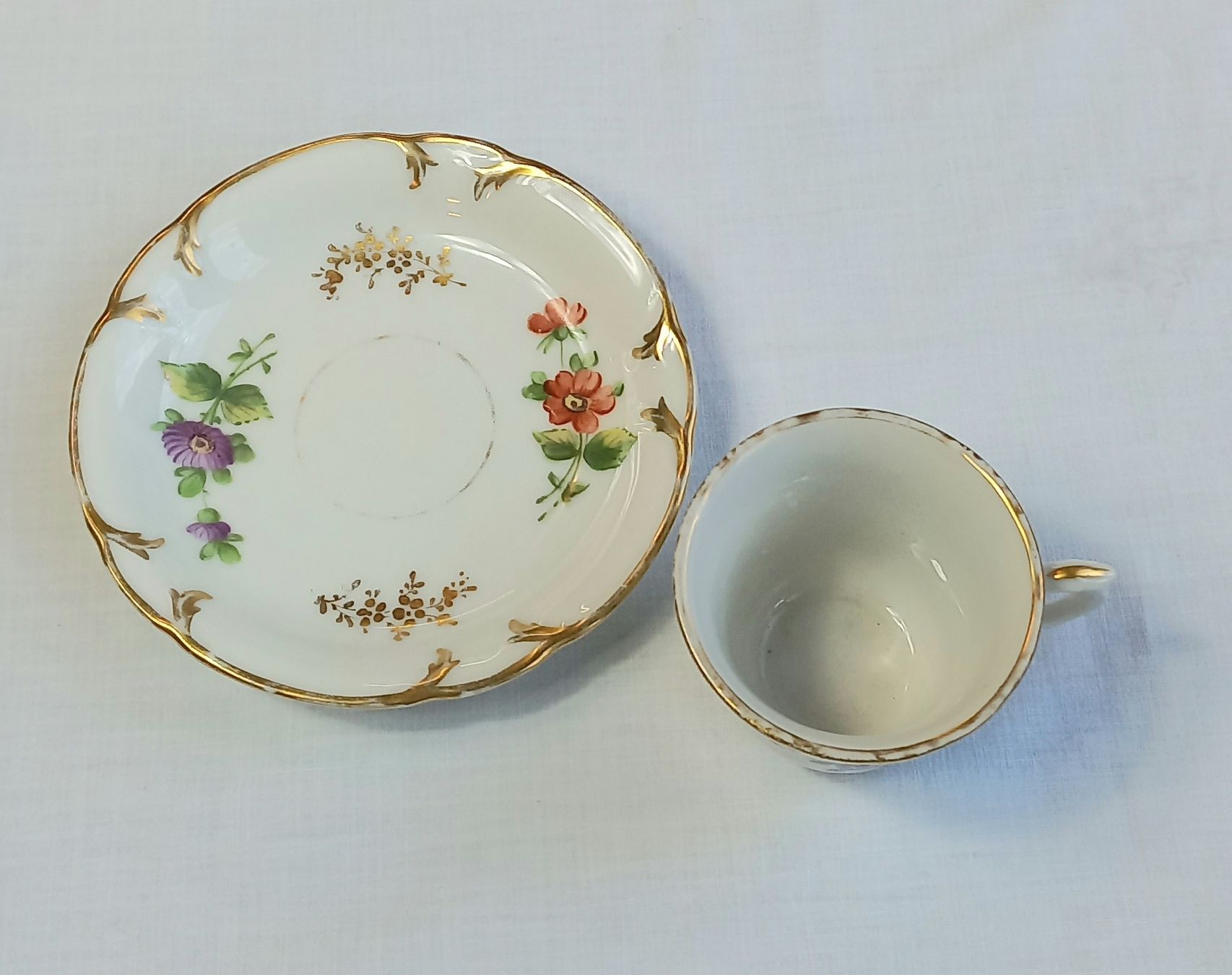 Tassen: Antike Kaffeetasse mit Unterteller, Blumendekor, Goldrand – Gebraucht aus Buchs AG von Dzirul 4