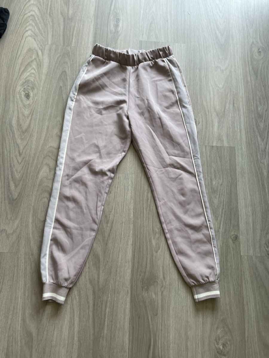 Pantaloni: Damen Jogginghose rosa Grösse XS  – Usato da Biel/Bienne venduto da Fashionstrasse1