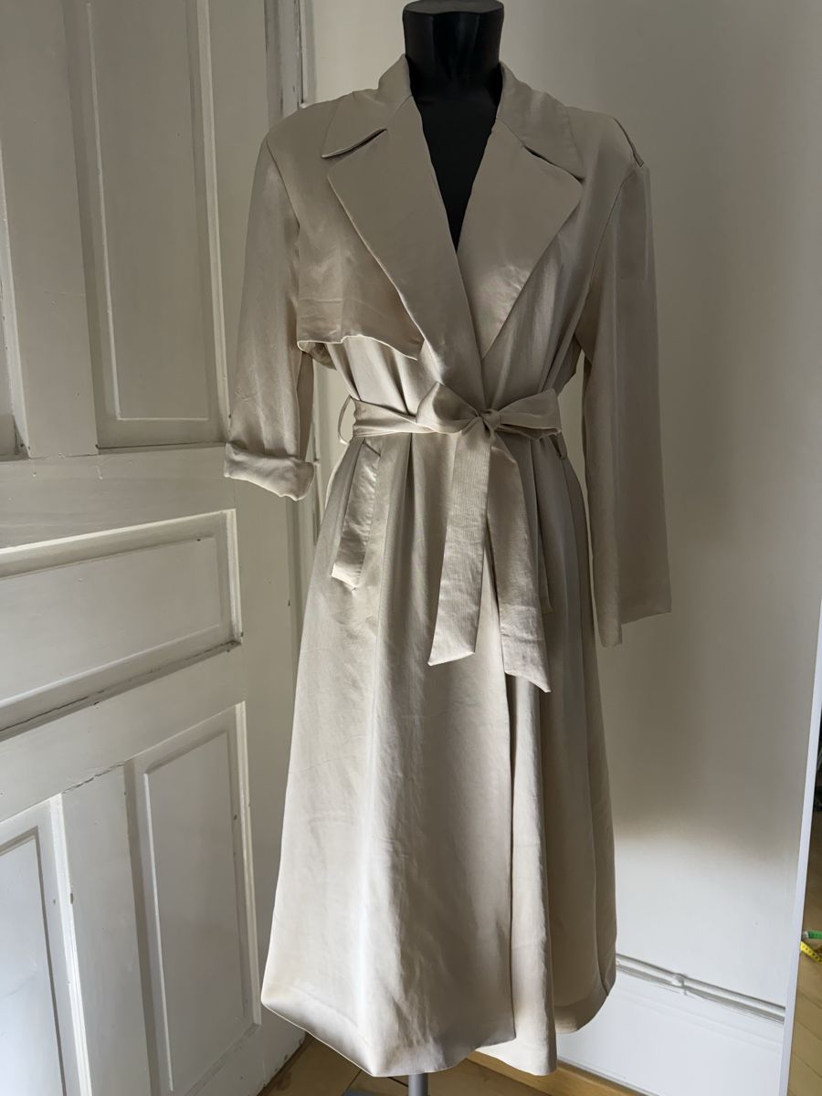 Zara Mäntel: SATIN TRENCH COAT XS – Gebraucht aus Baden von agora_newgeneration