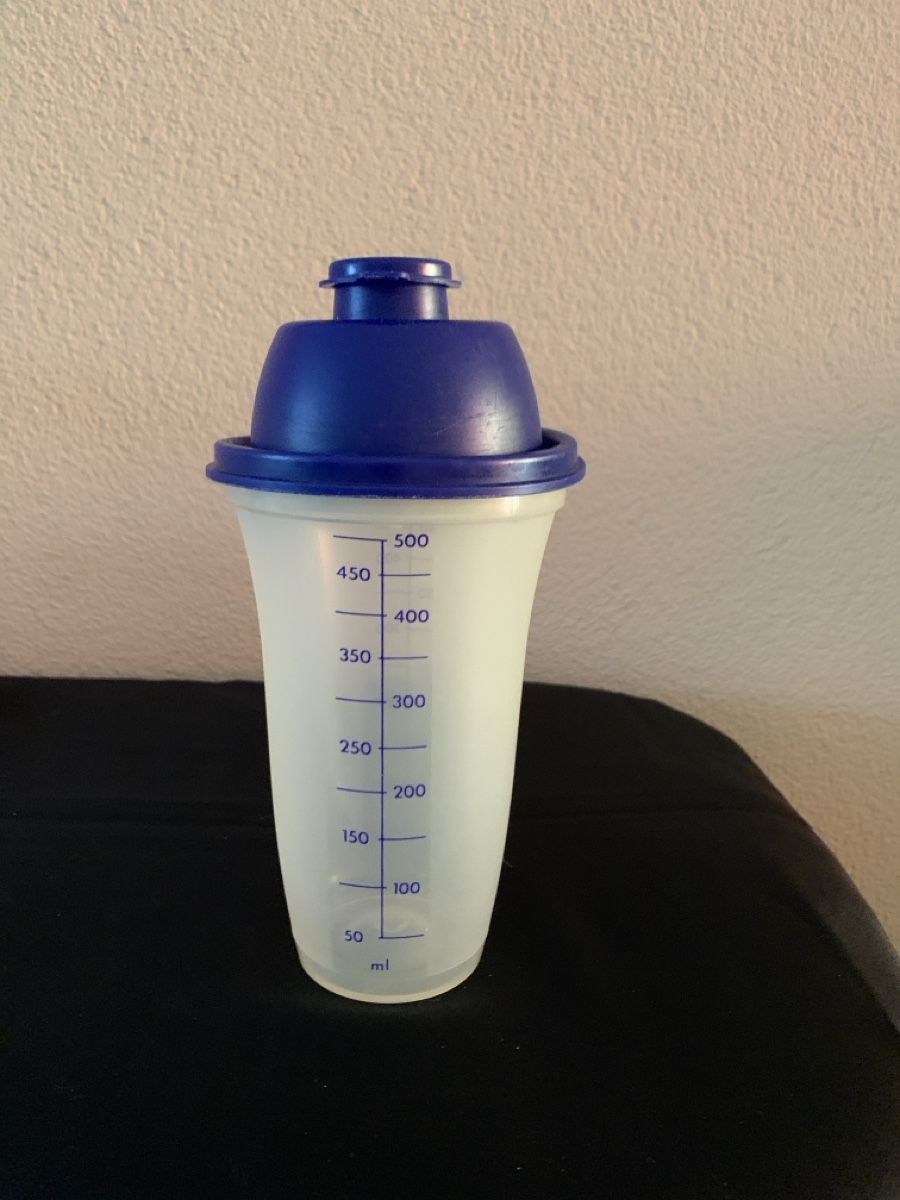 Tupperware Recipients et similaires: Tupperware Shaker, 500ml, gebrauchr – D'occasion à Unterentfelden par Bigi1966